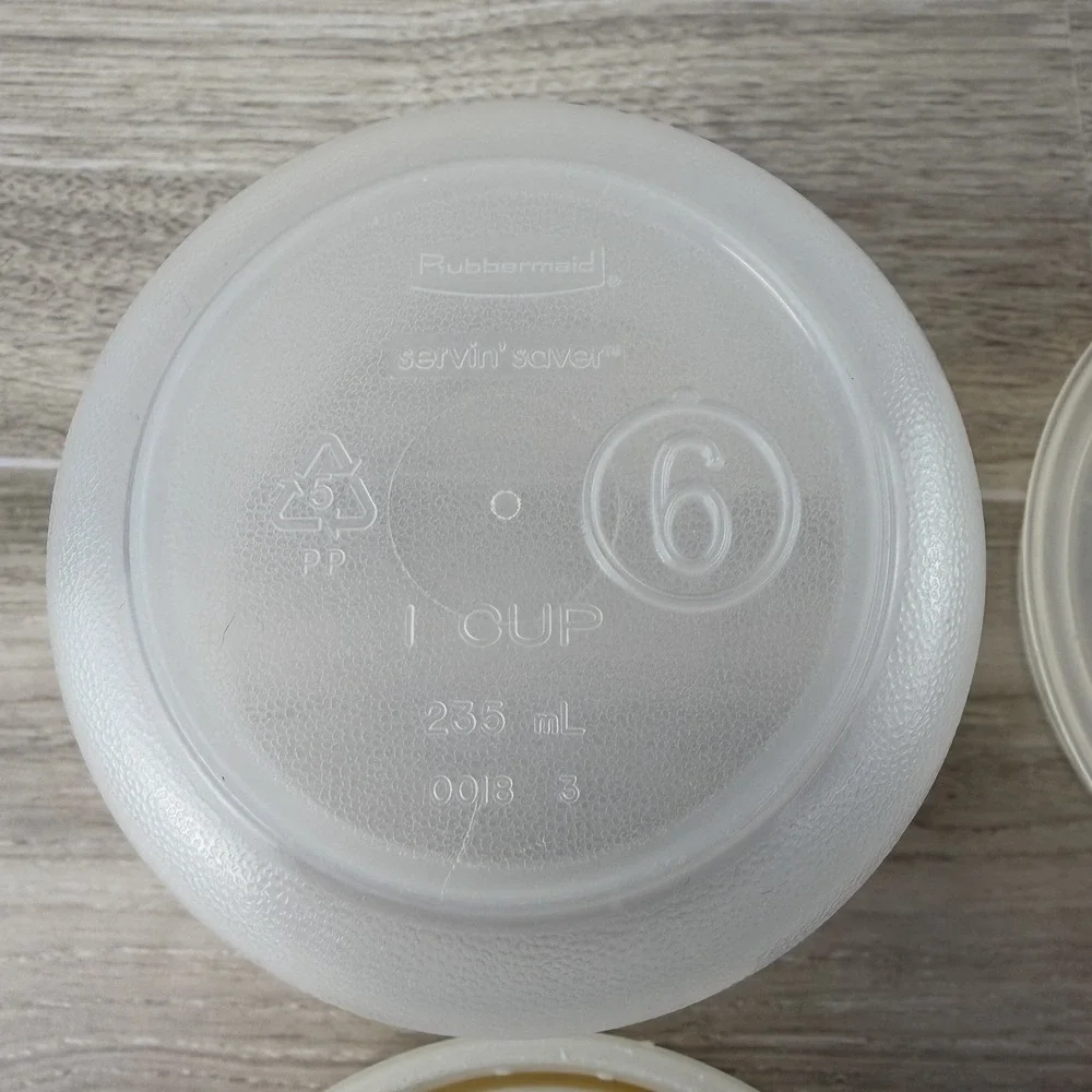 Rubbermaid Servin Saver 1 Cup #6 Set Of 2 Food Storage Round Container Lid Vtg